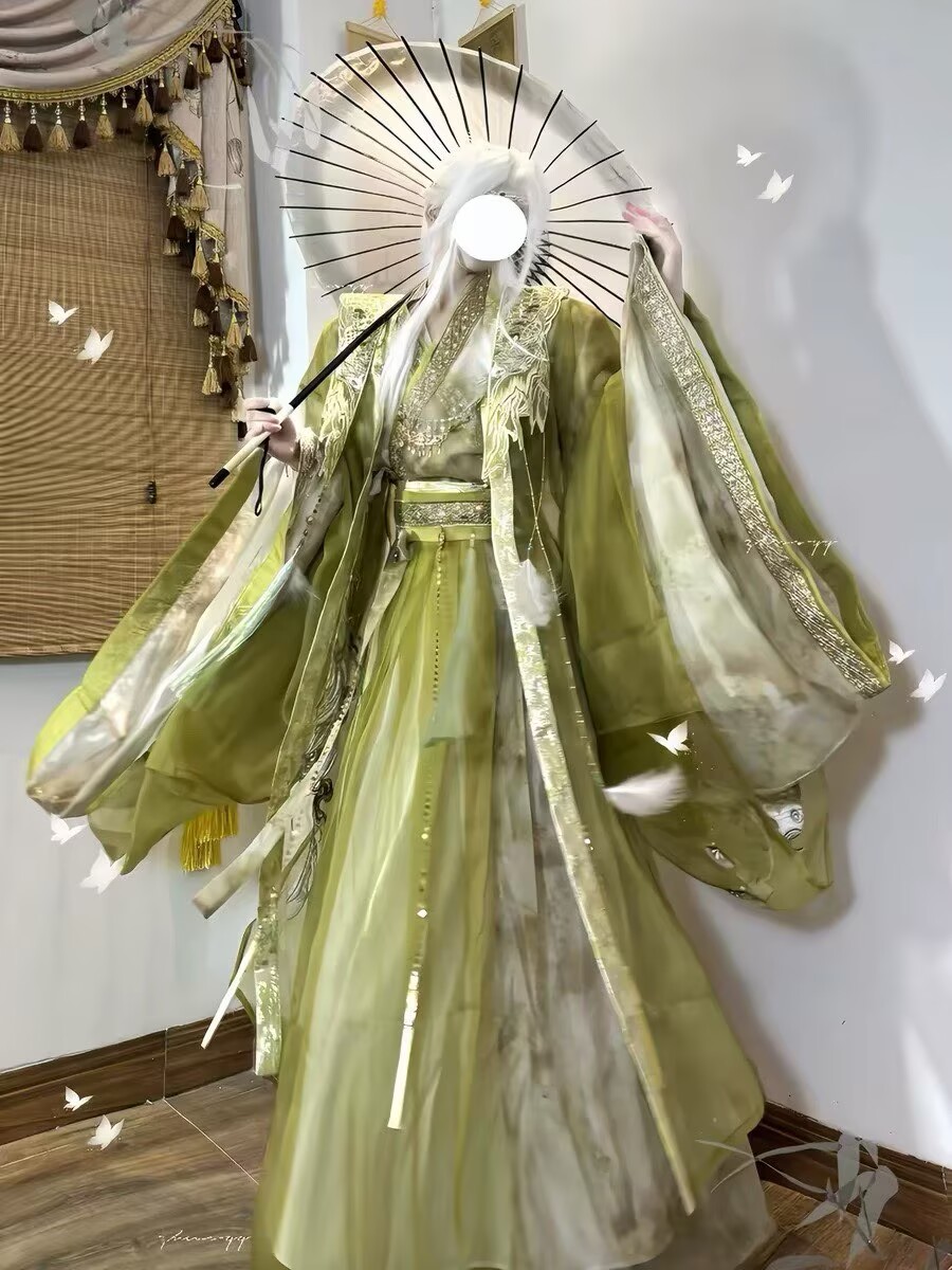 زي هانفو للرجال على طراز فرسان - مراجعة Embroidery Gradient وسعره