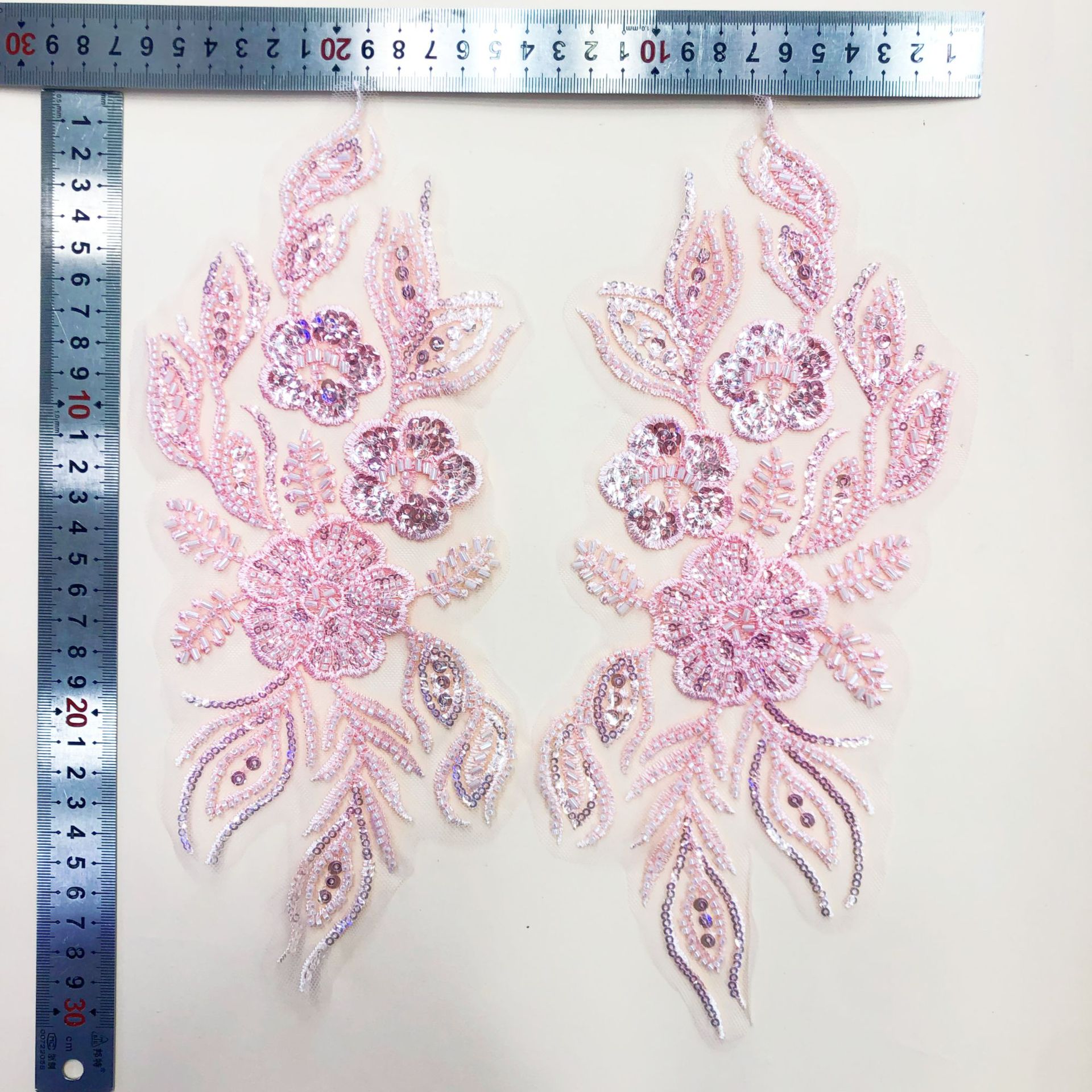 بريق الدانتيل النسيج تقليم مع  - مراجعة Embroidery Gradient وسعره
