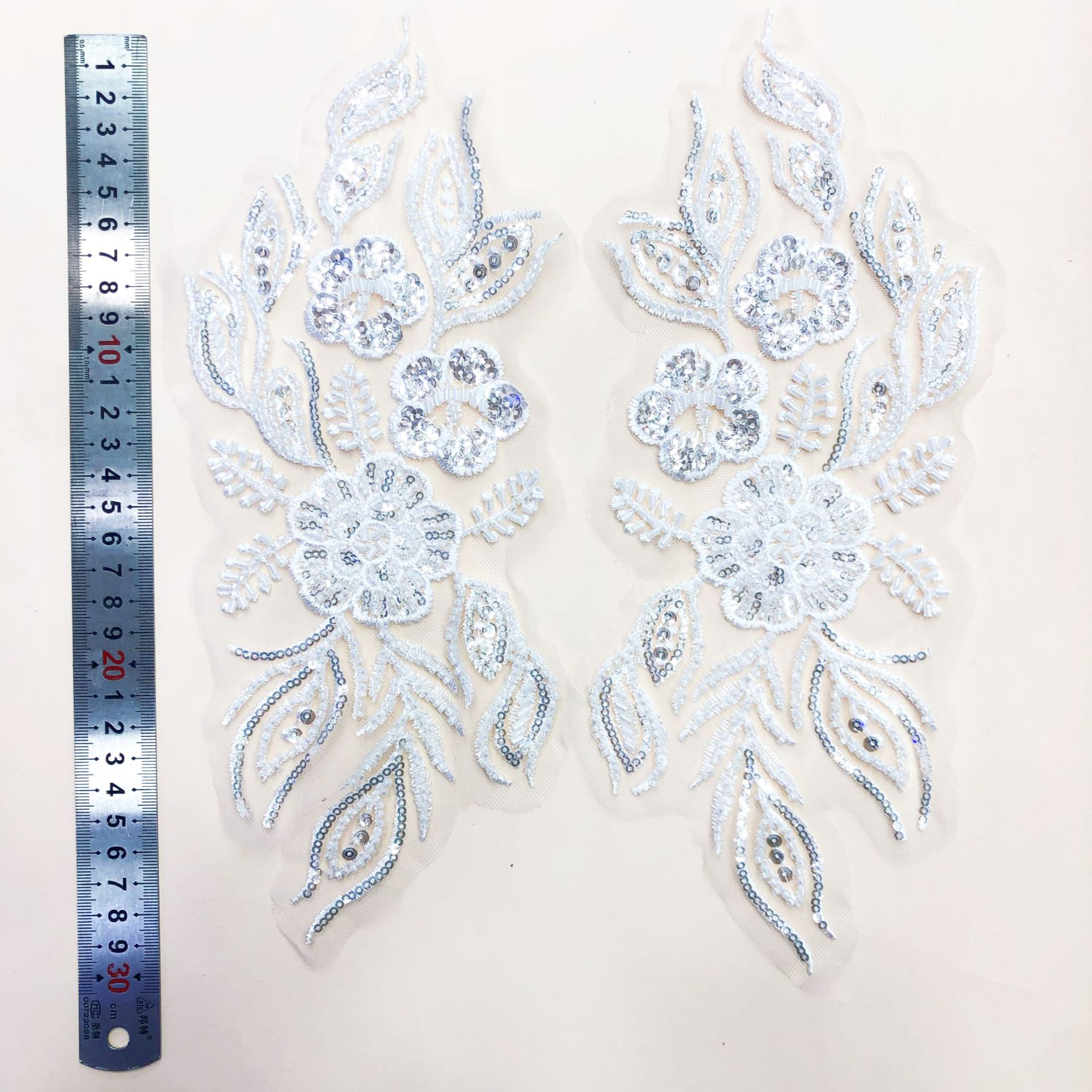 بريق الدانتيل النسيج تقليم مع  - مراجعة Embroidery Gradient وسعره