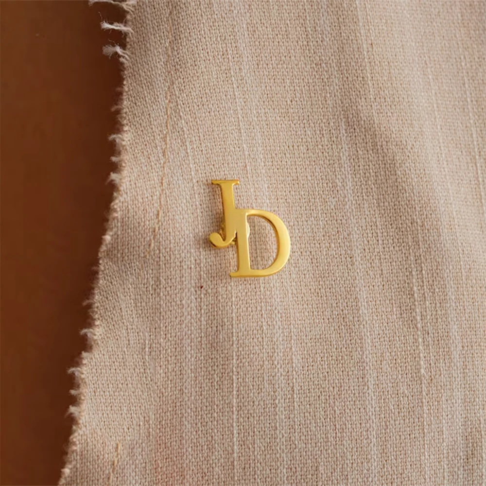 دبابيس أولية مخصصة للنساء شخصي - مراجعة Embroidery Initials وسعره