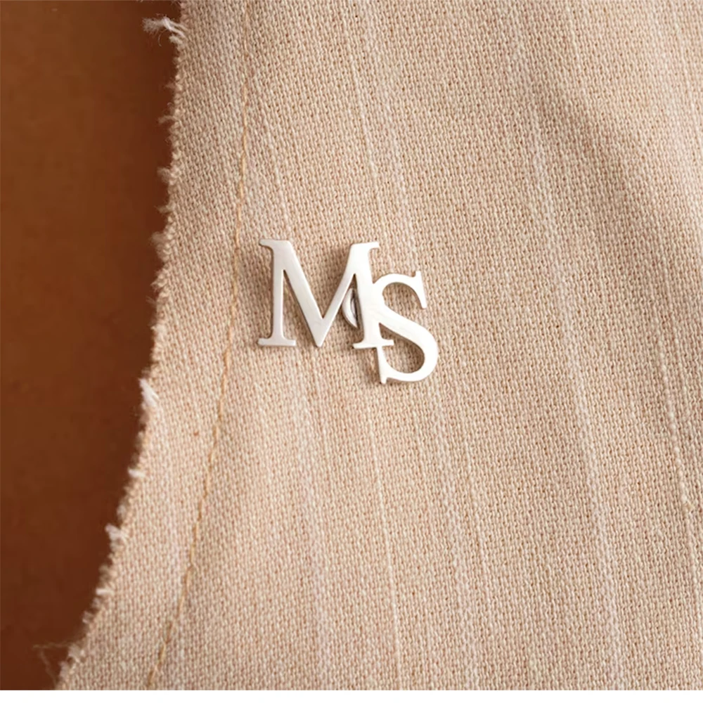 دبابيس أولية مخصصة للنساء شخصي - مراجعة Embroidery Initials وسعره